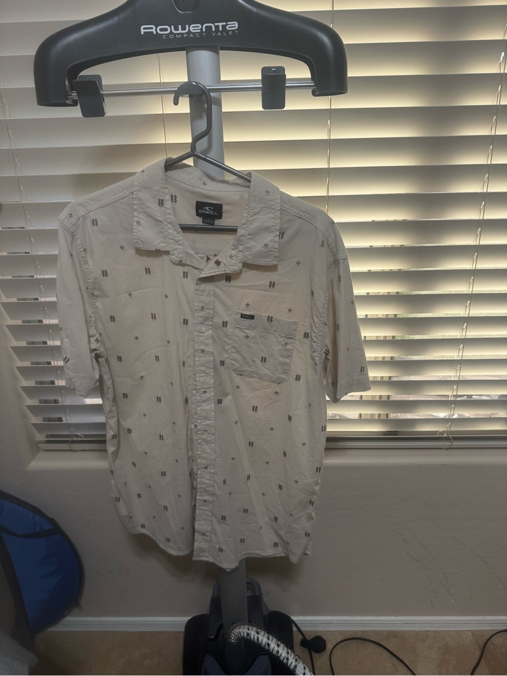 O’Neill Men’s Large Cream Geo Print Short Sleeve Button Down Shirt